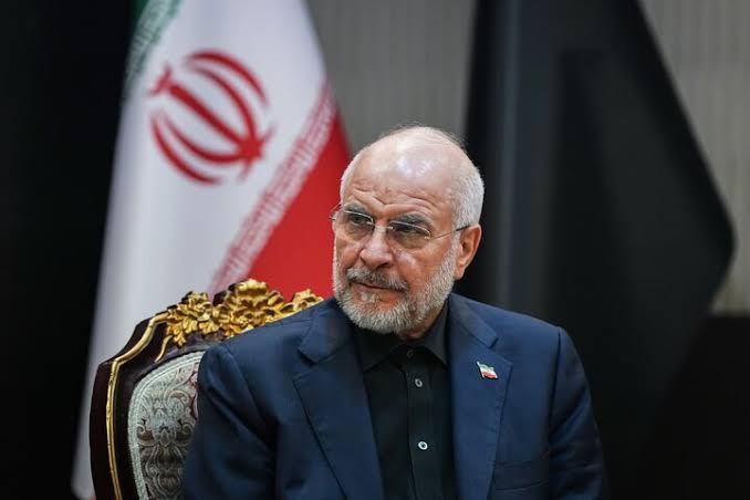رئیس مجلس شورای اسلامی با انتقاد از سیاستهای آمریکا در منطقه، نوشت واشنگتن در حالی از توقف جنگ سخن میگوید که همزمان به ارسال تجهیزات نظامی ادامه میدهد و تصور کرده است میتواند افکار عمومی را با این تناقض قانع کند.